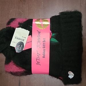 Beanie and Scarf Gift Set